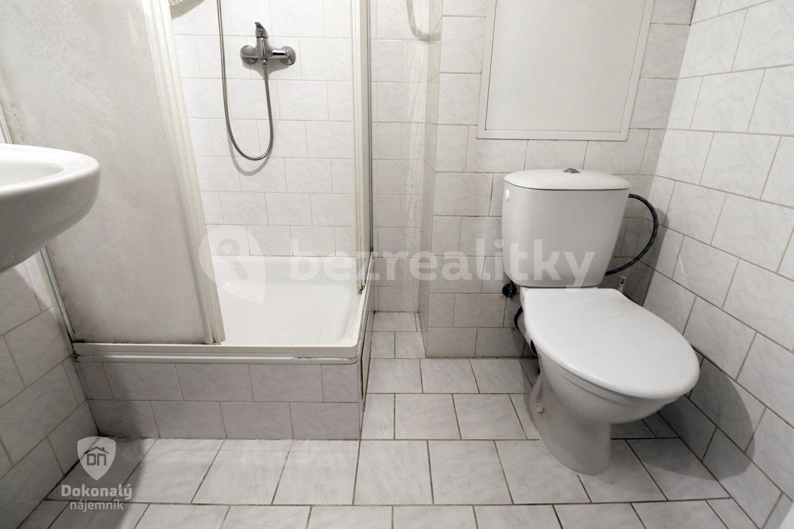 Pronájem bytu 1+1 27 m², Spojovací, Milovice, Středočeský kraj