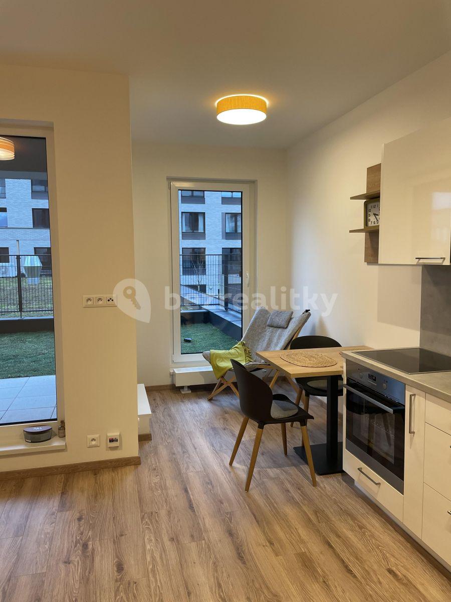 Pronájem bytu 1+kk 34 m², Počernická, Praha, Praha