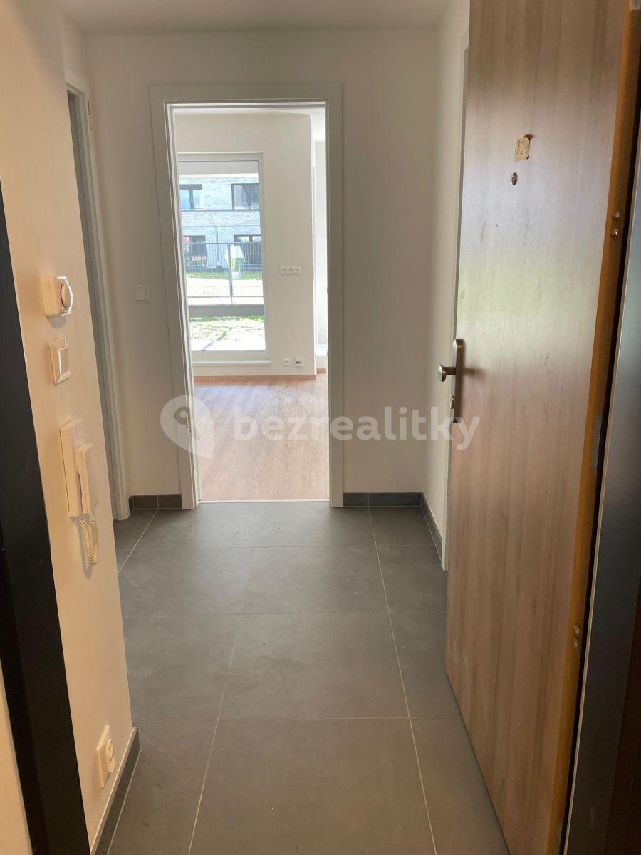 Pronájem bytu 1+kk 34 m², Počernická, Praha, Praha