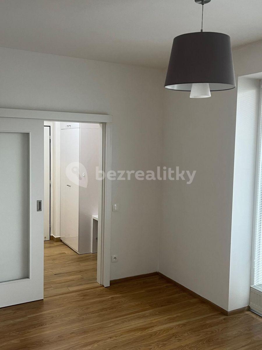 Pronájem bytu 2+kk 50 m², Železničního pluku, Pardubice, Pardubický kraj