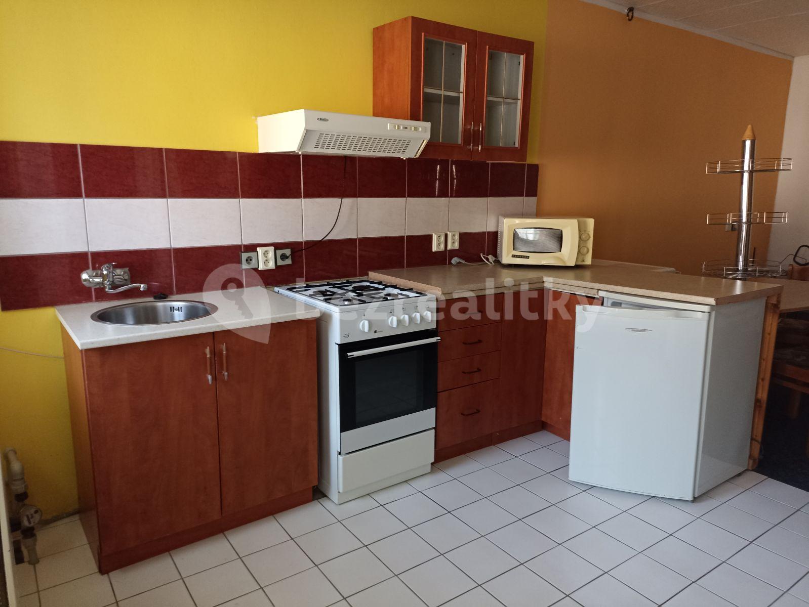 Pronájem bytu 1+kk 32 m², Záryby, Středočeský kraj