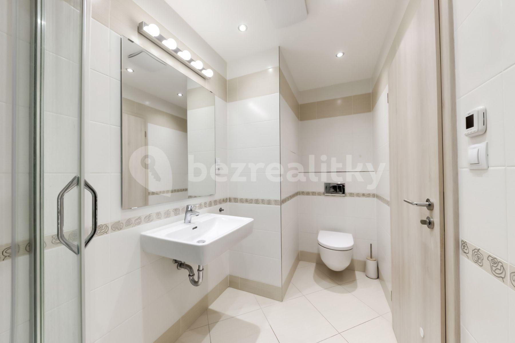 Pronájem bytu 1+kk 37 m², Olšanská, Praha, Praha