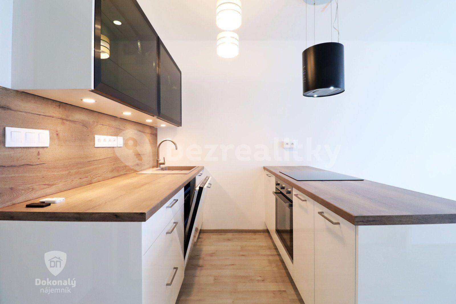 Pronájem bytu 2+kk 48 m², Velvarská, Horoměřice, Středočeský kraj