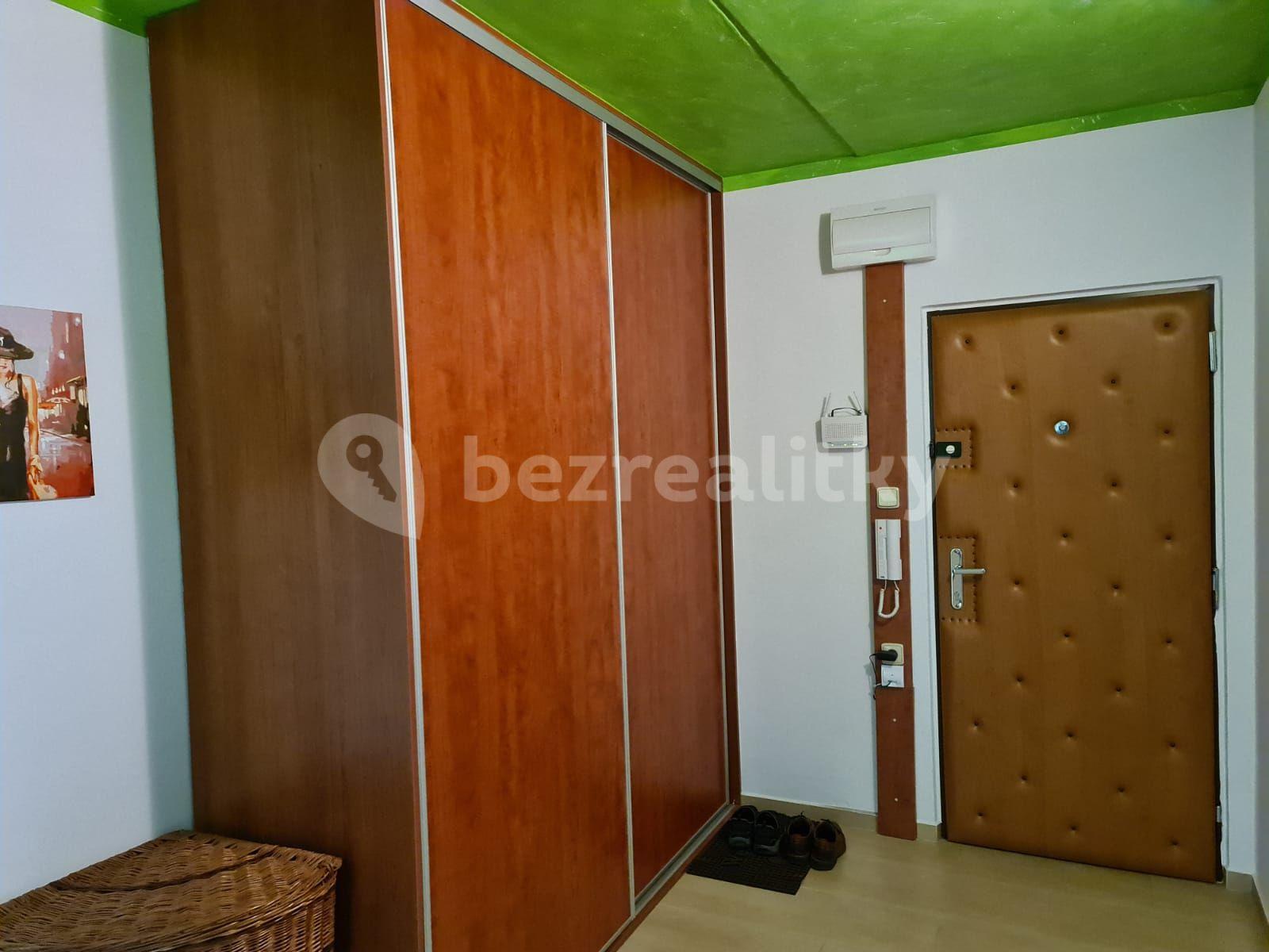 Pronájem bytu 2+1 65 m², Kpt. Nálepky, Louny, Ústecký kraj