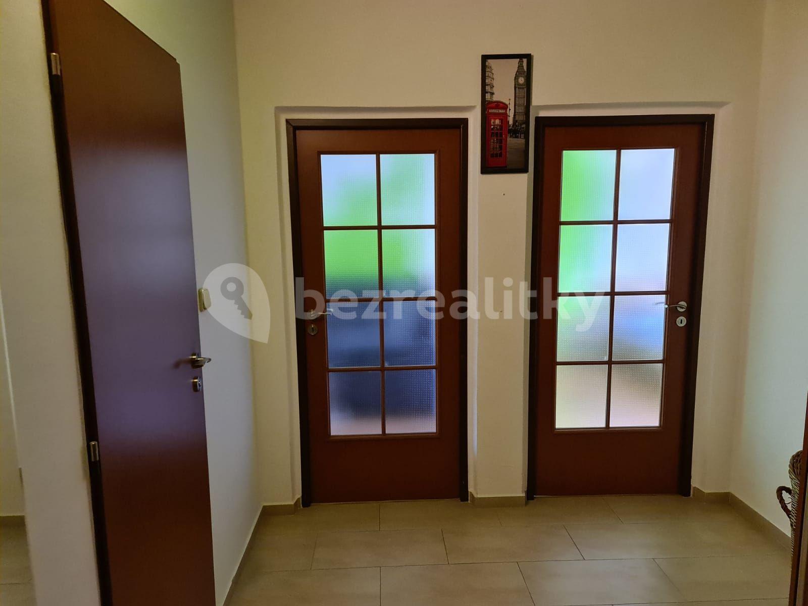 Pronájem bytu 2+1 65 m², Kpt. Nálepky, Louny, Ústecký kraj