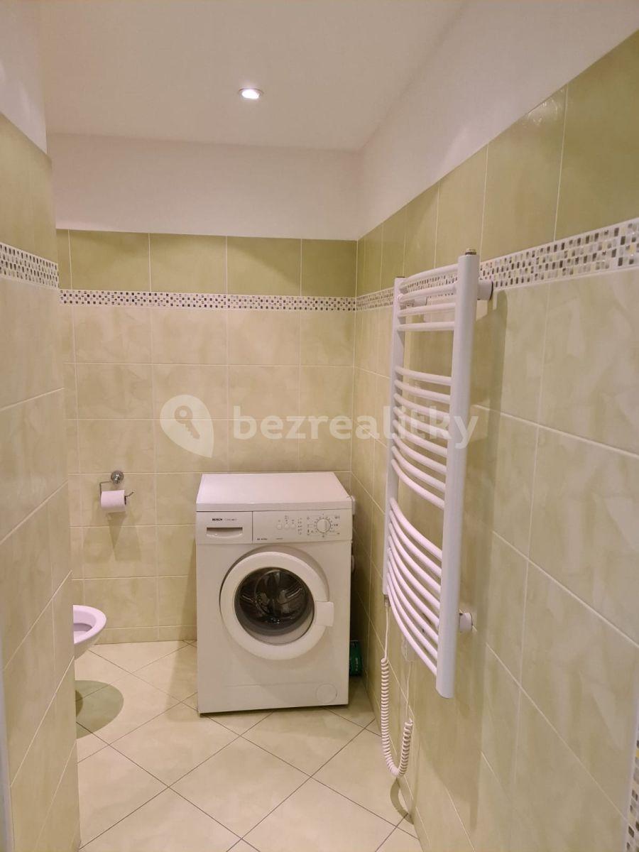 Pronájem bytu 2+1 65 m², Kpt. Nálepky, Louny, Ústecký kraj