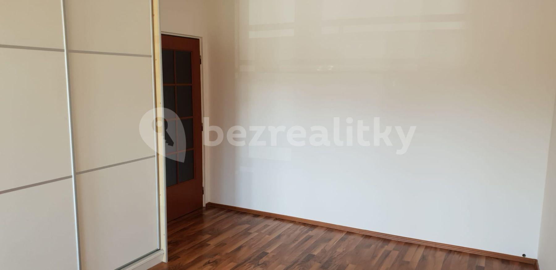 Pronájem bytu 2+1 65 m², Kpt. Nálepky, Louny, Ústecký kraj