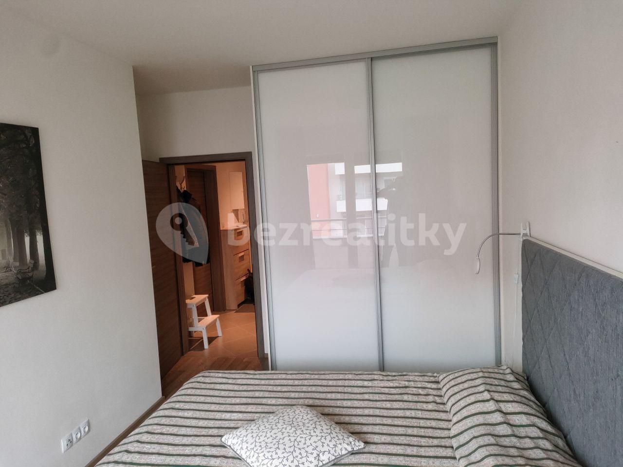 Pronájem bytu 2+kk 53 m², Hlučkova, Praha, Praha