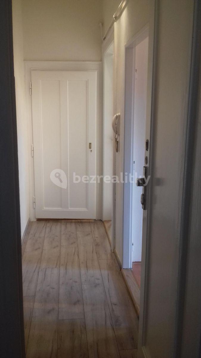 Pronájem bytu 1+1 40 m², Slezská, Praha, Praha