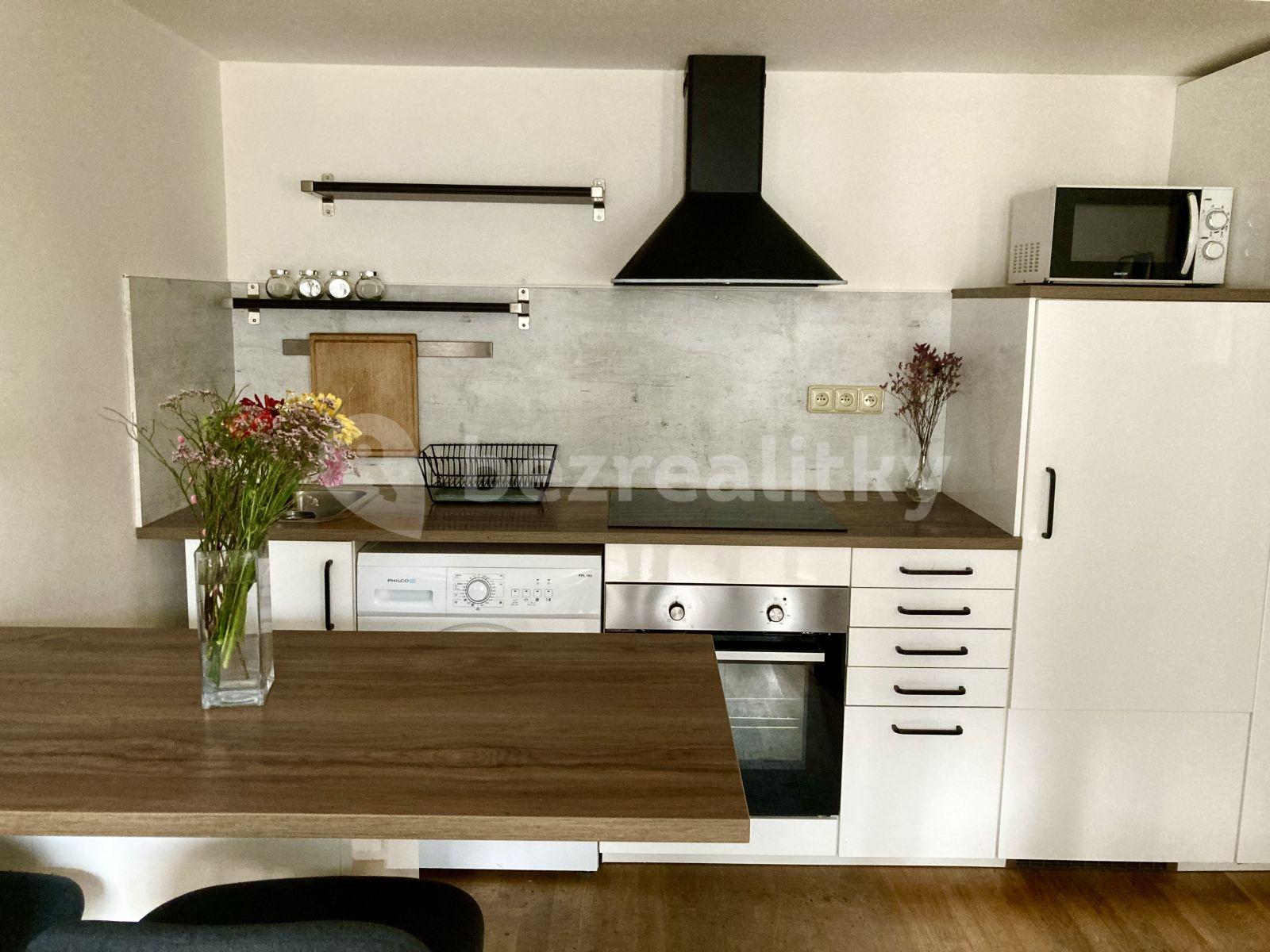 Pronájem bytu 1+kk 30 m², V Šáreckém údolí, Praha, Praha