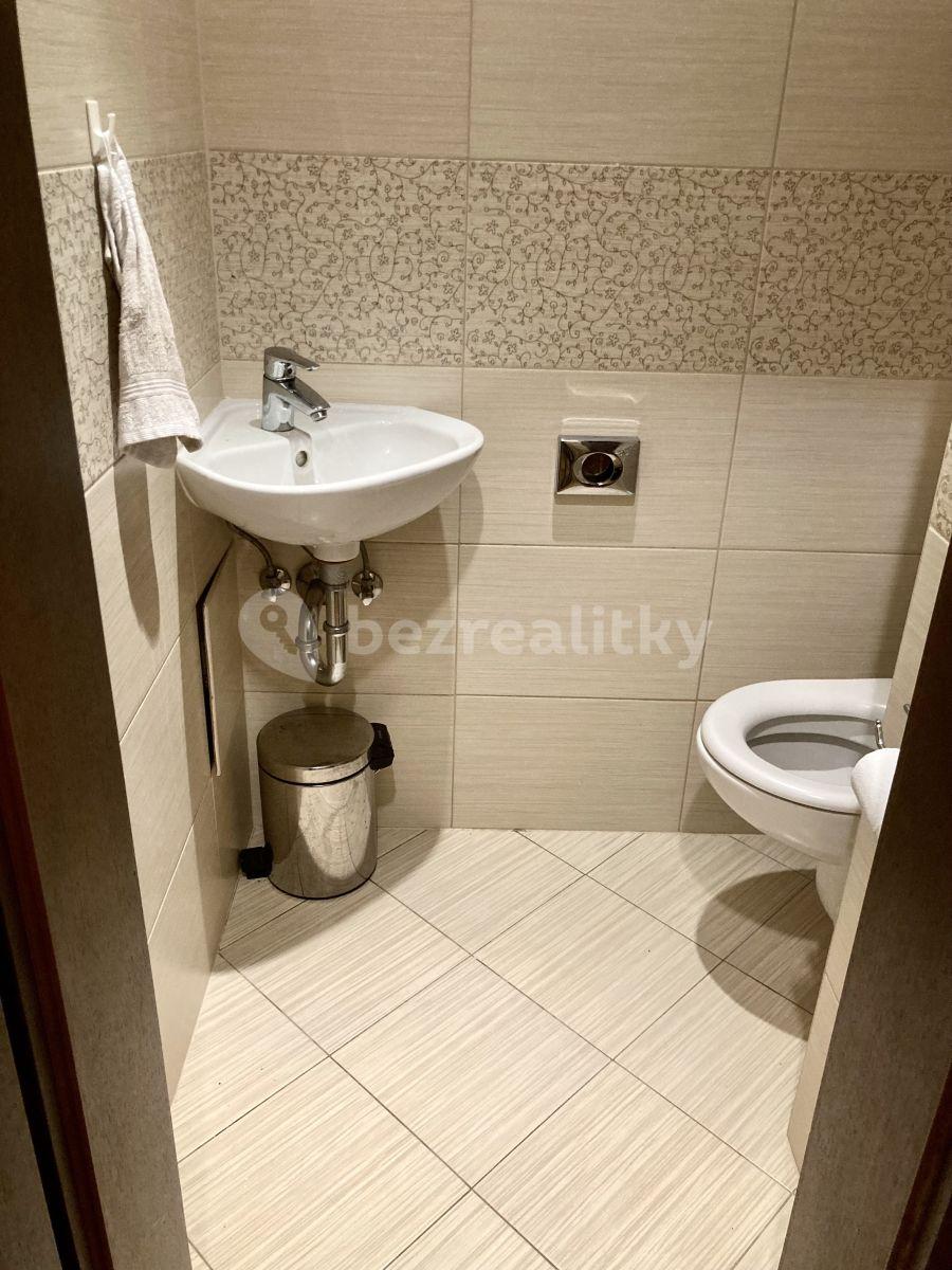 Pronájem bytu 1+kk 30 m², V Šáreckém údolí, Praha, Praha