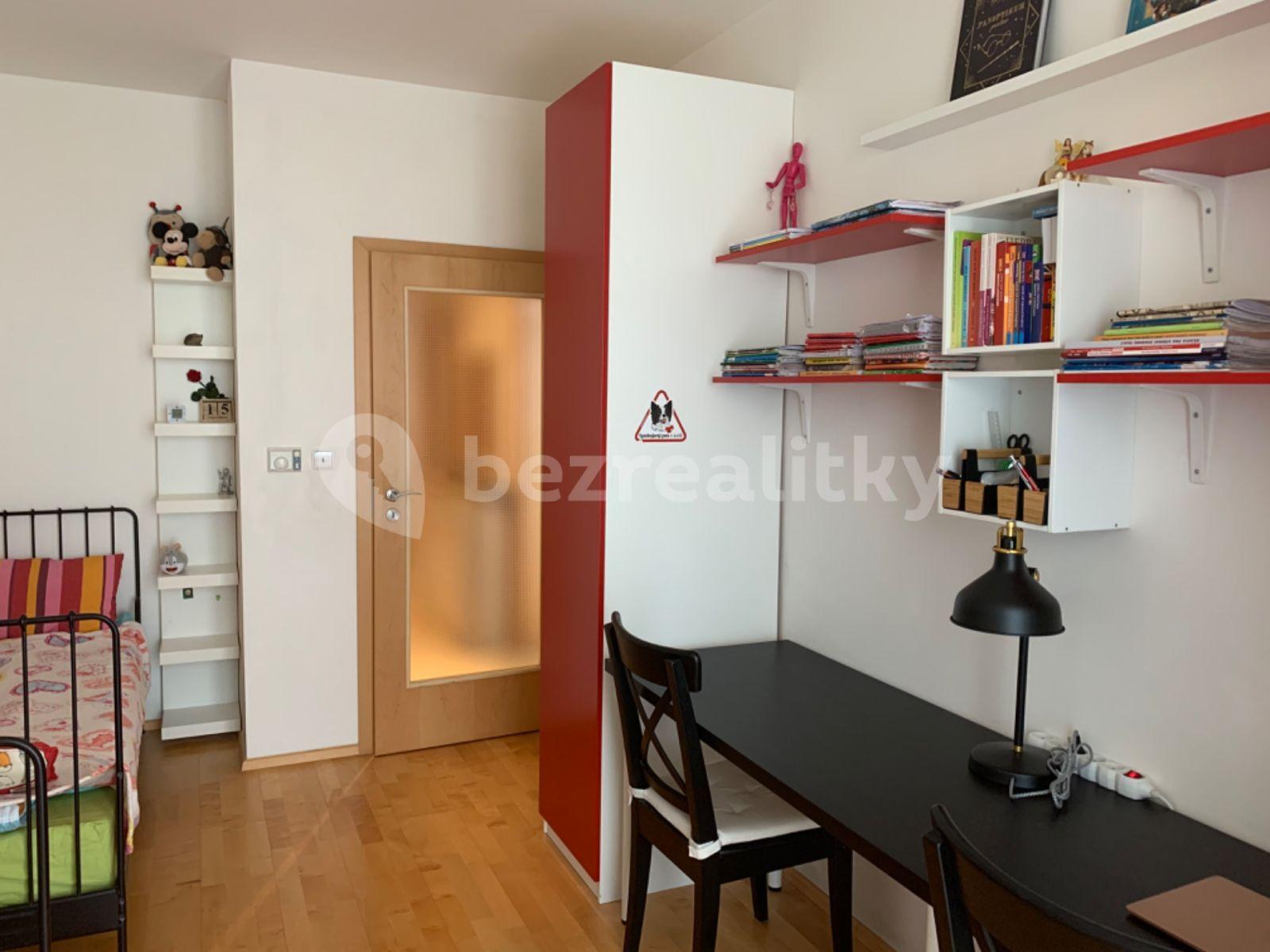 Prodej bytu 2+kk 71 m², Tlumačovská, Praha, Praha