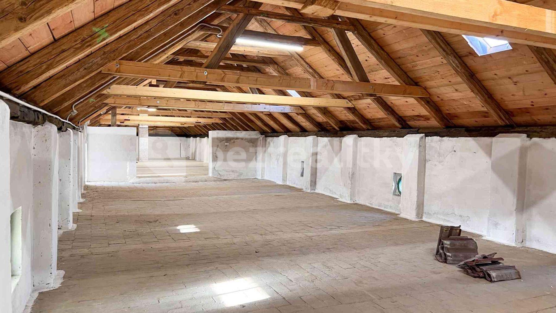 Pronájem nebytového prostoru 329 m², Tismice, Středočeský kraj