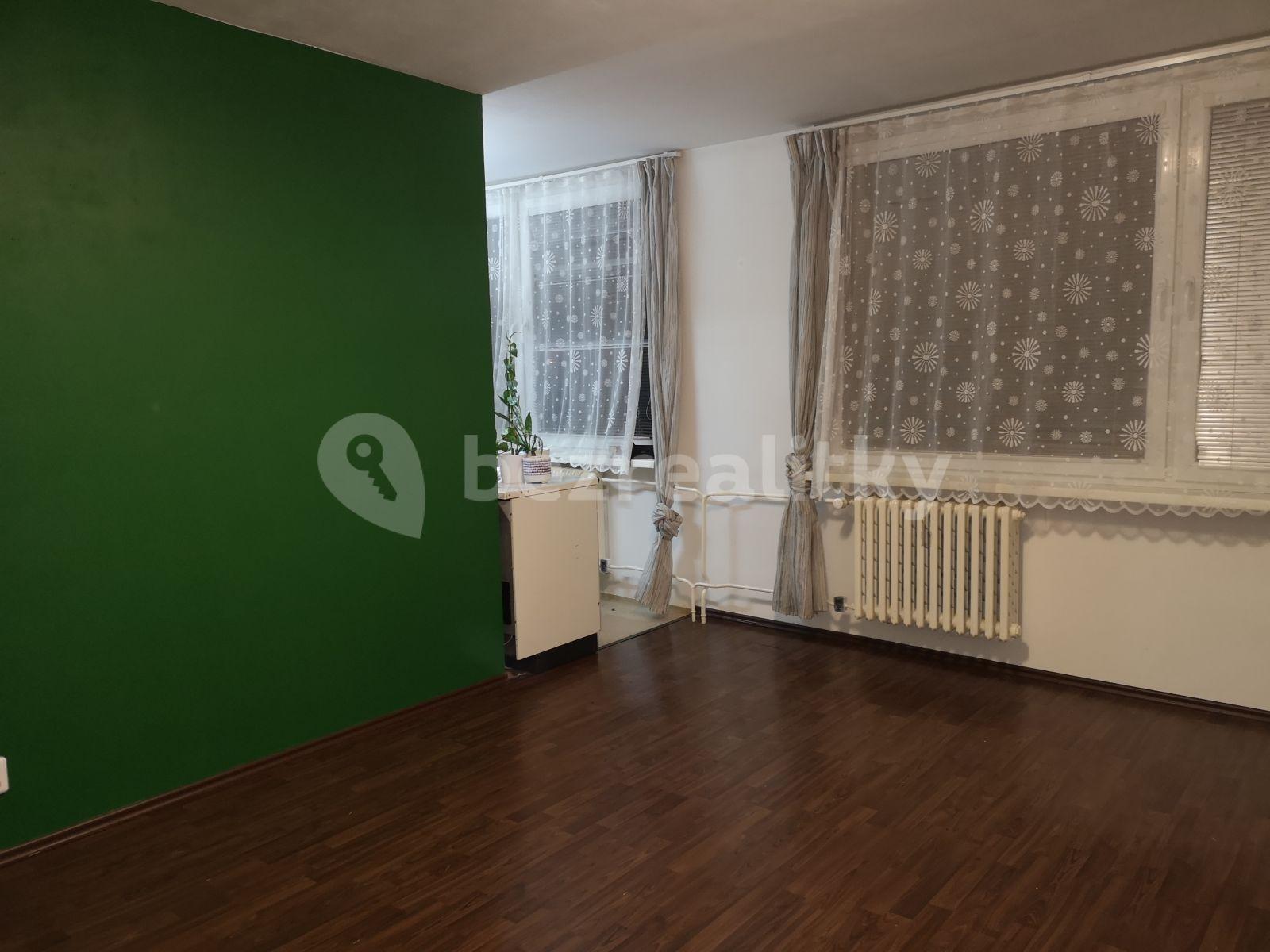 Pronájem bytu 1+kk 30 m², Benešovská, Kladno, Středočeský kraj