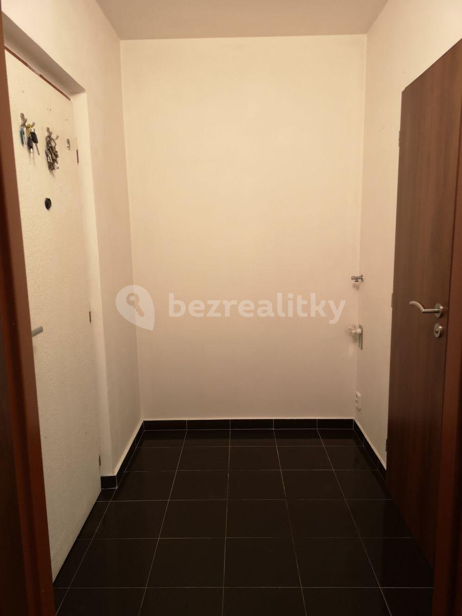 Pronájem bytu 1+kk 30 m², Benešovská, Kladno, Středočeský kraj