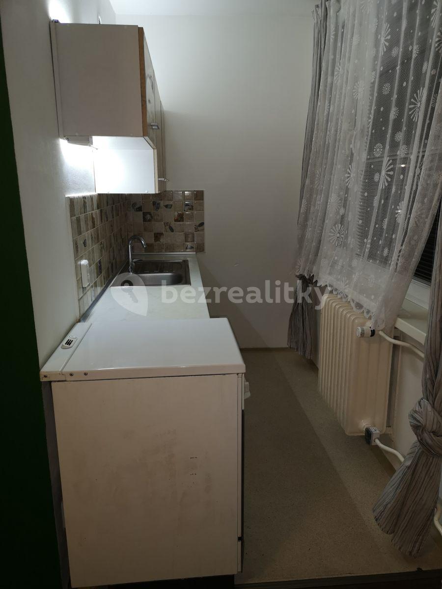 Pronájem bytu 1+kk 30 m², Benešovská, Kladno, Středočeský kraj