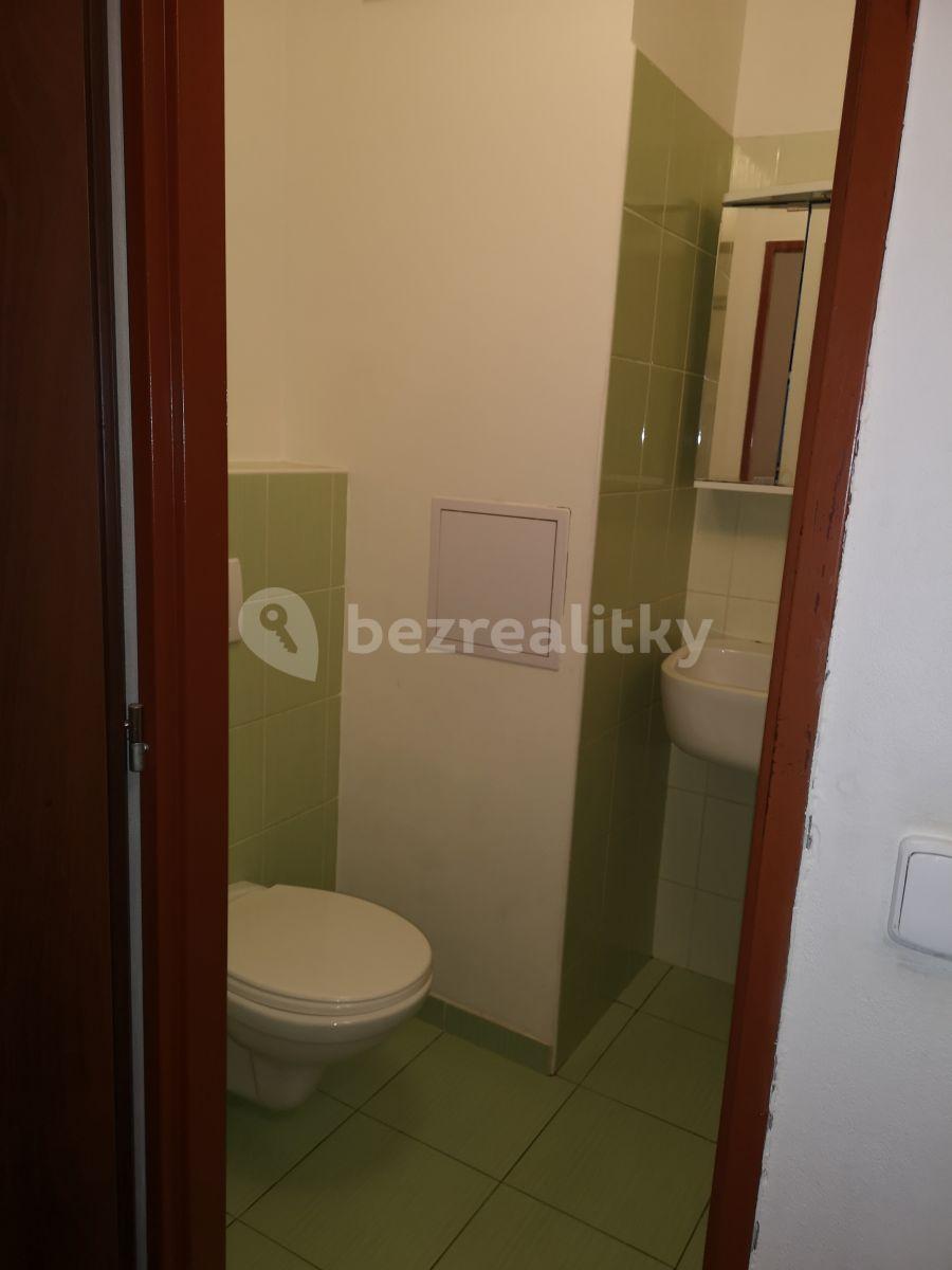 Pronájem bytu 1+kk 30 m², Benešovská, Kladno, Středočeský kraj