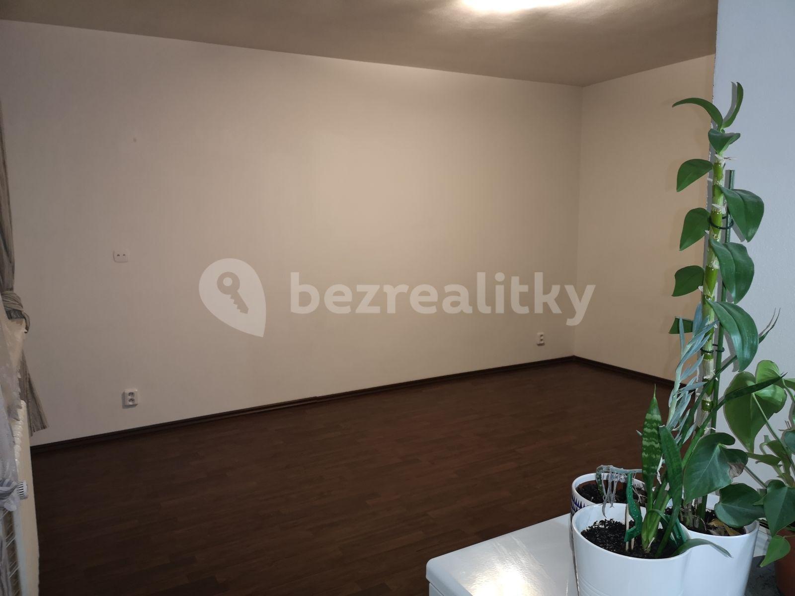 Pronájem bytu 1+kk 30 m², Benešovská, Kladno, Středočeský kraj