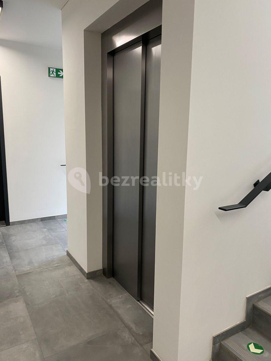 Pronájem bytu 1+kk 45 m², Praha, Praha