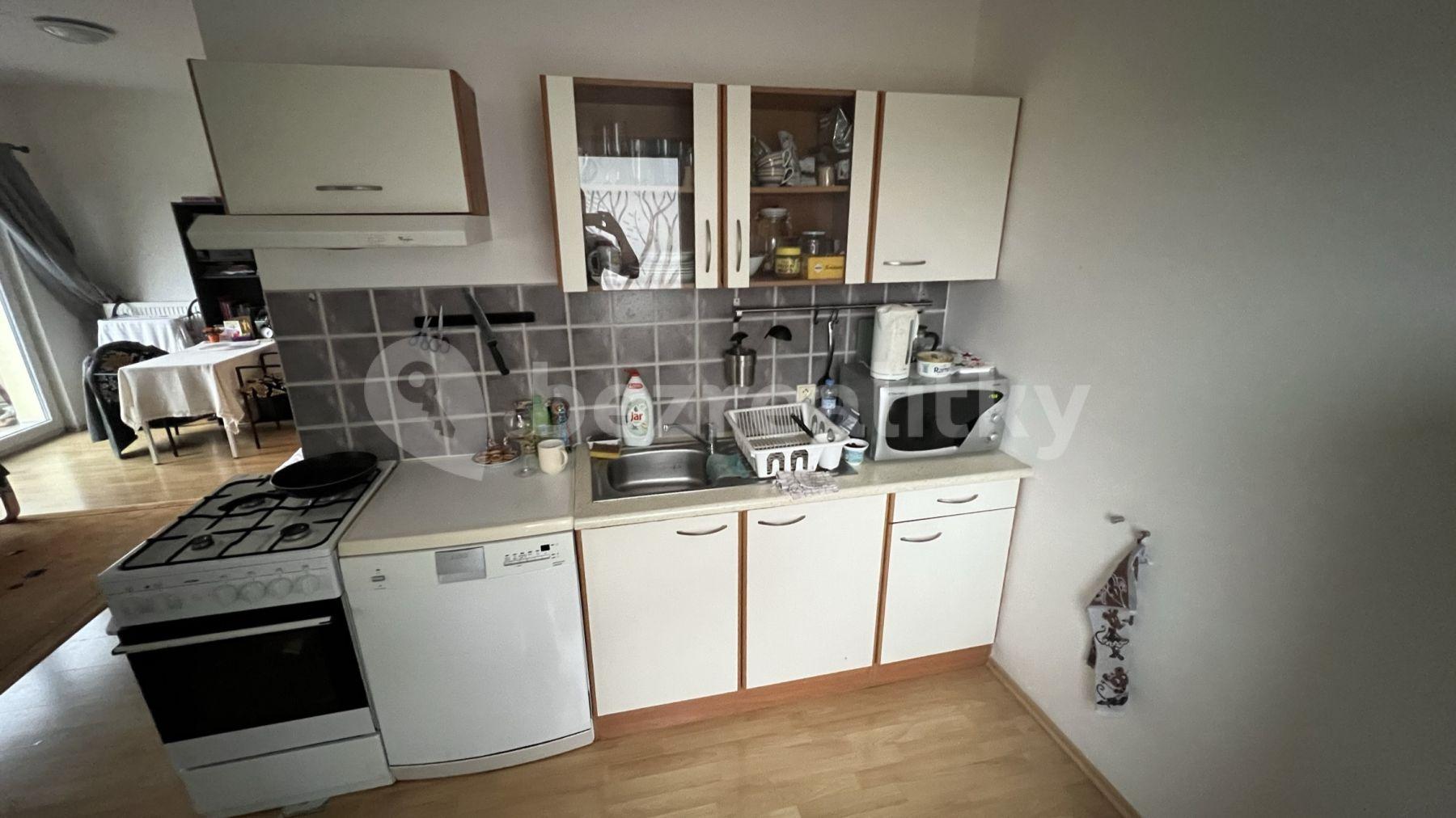 Pronájem bytu 1+kk 35 m², Pod Hloubětínskou zastávkou, Praha, Praha