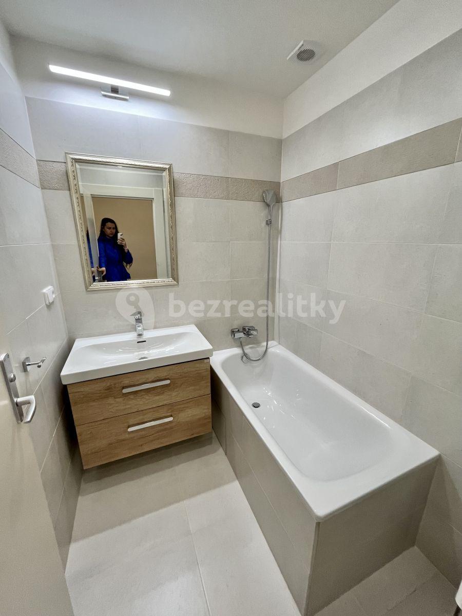 Pronájem bytu 2+kk 64 m², Josefa Čapka, Kladno, Středočeský kraj