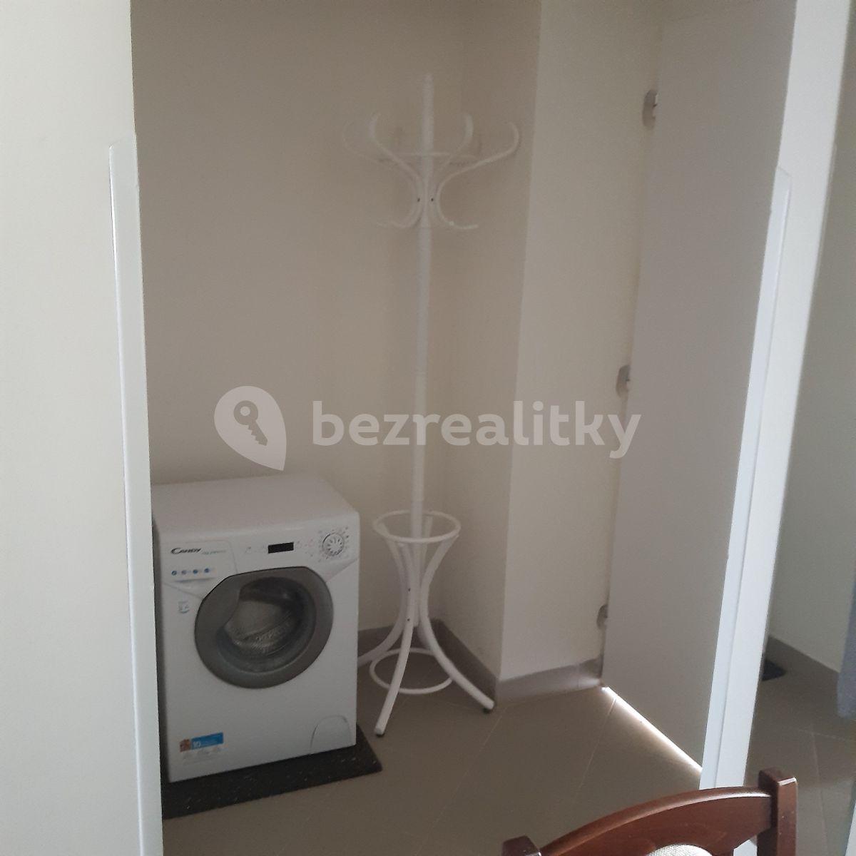 Pronájem bytu 1+1 34 m², Slivenecká, Praha, Praha