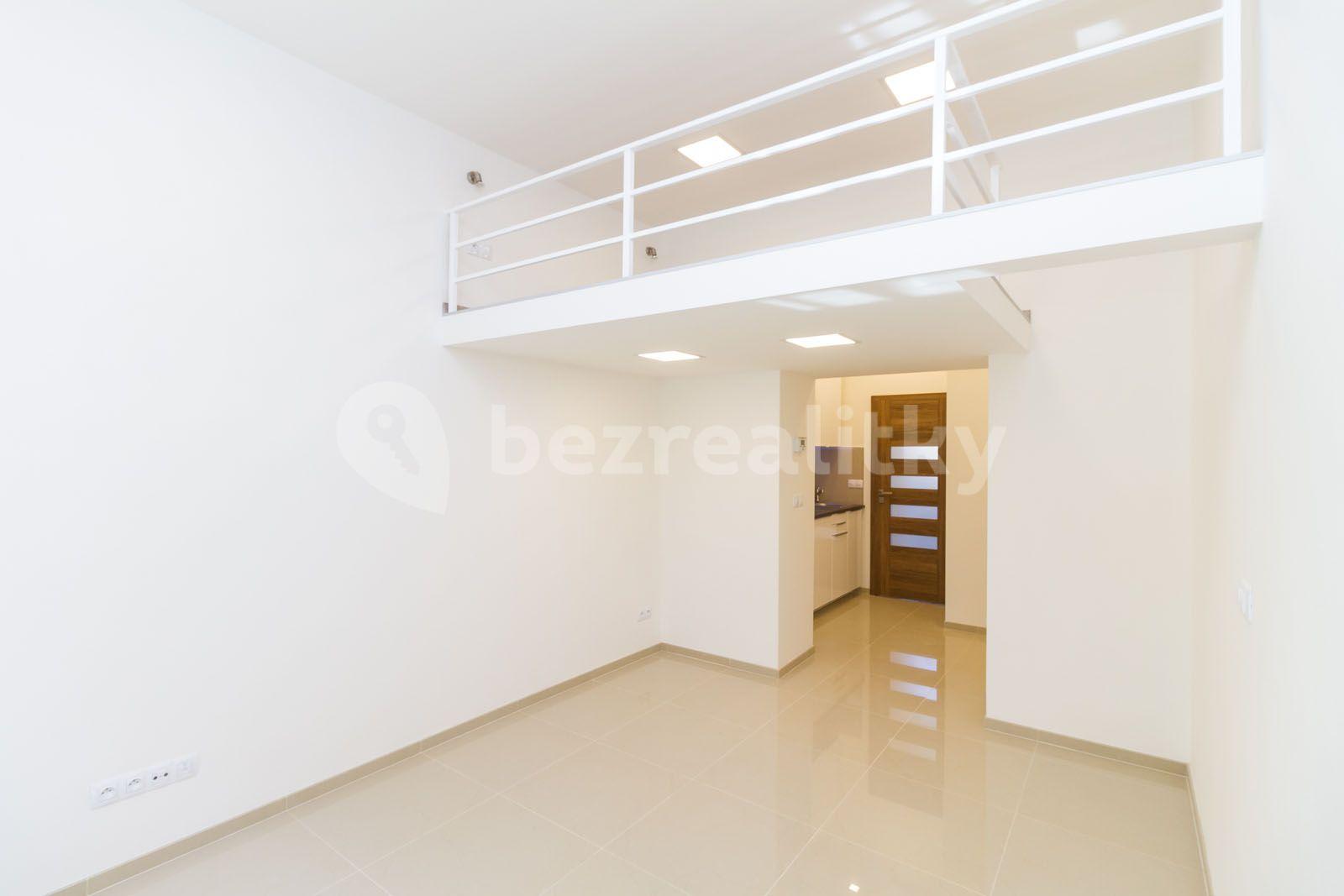 Pronájem bytu 1+kk 30 m², Milíčova, Praha, Praha