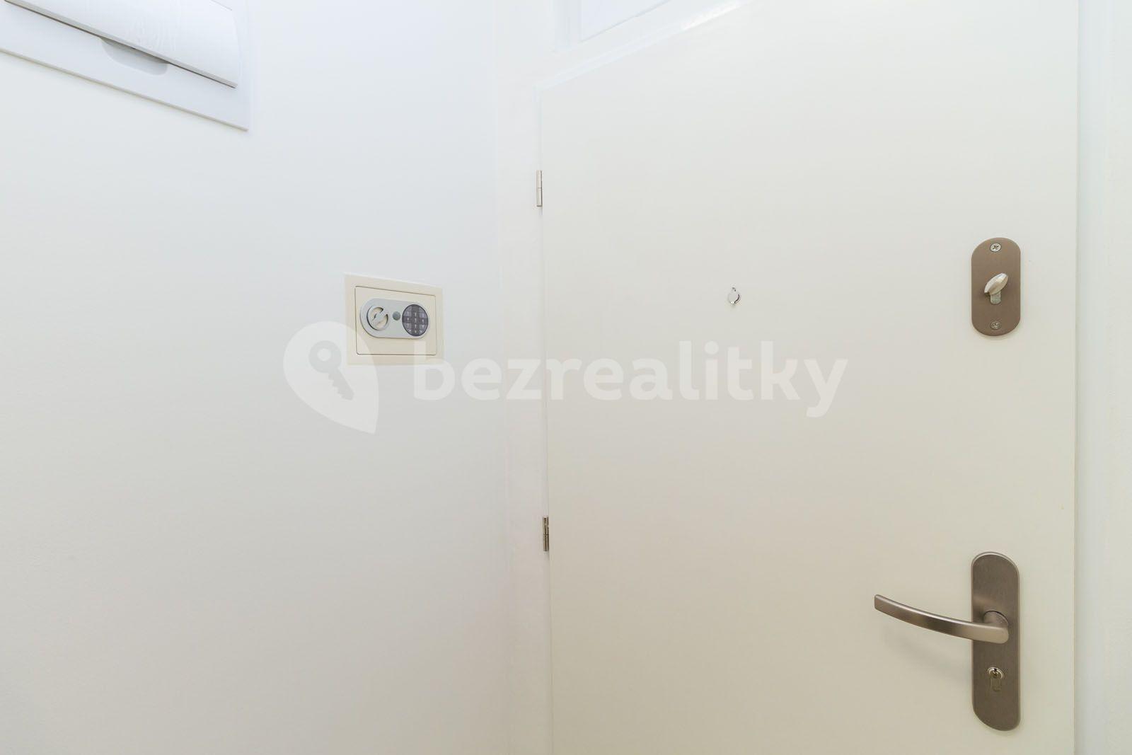 Pronájem bytu 1+kk 30 m², Milíčova, Praha, Praha