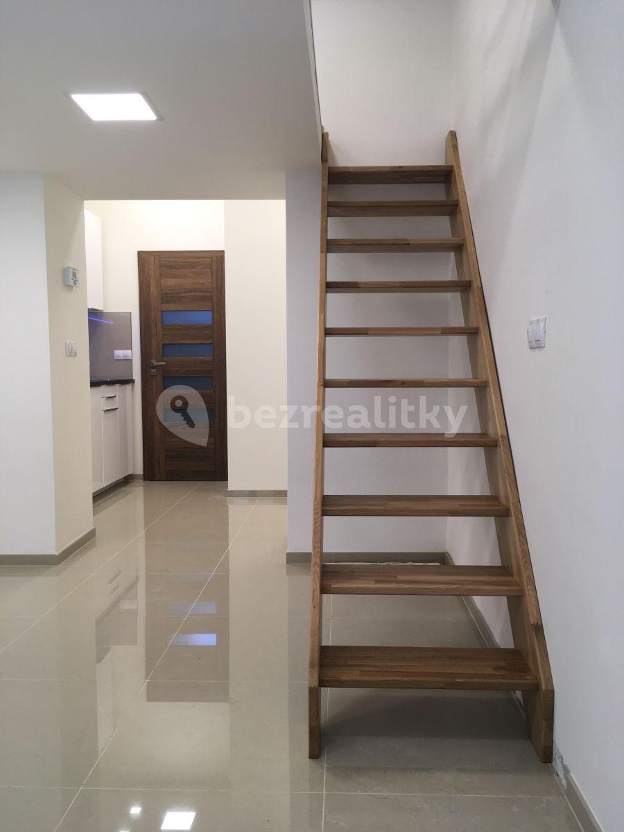 Pronájem bytu 1+kk 30 m², Milíčova, Praha, Praha