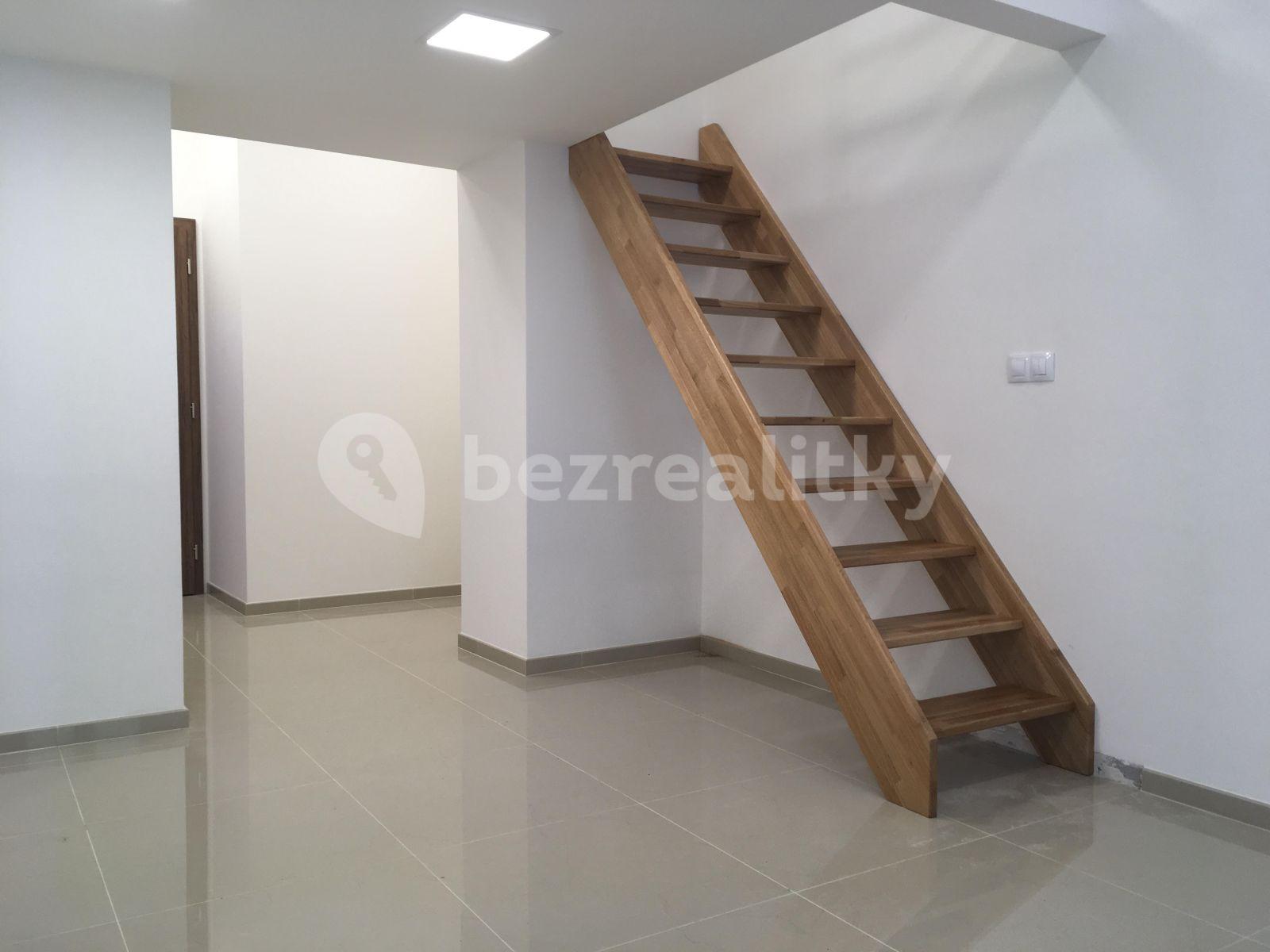 Pronájem bytu 1+kk 30 m², Milíčova, Praha, Praha