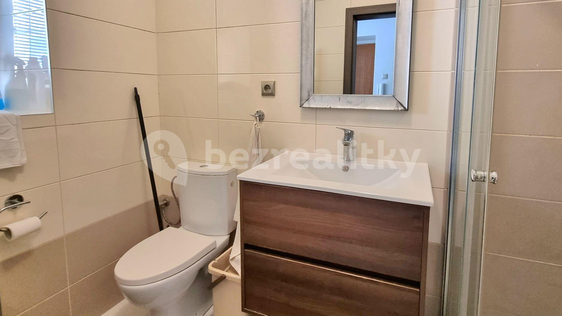 Pronájem bytu 3+1 95 m², Kozia, Bratislava - mestská časť Staré Mesto, Bratislavský kraj