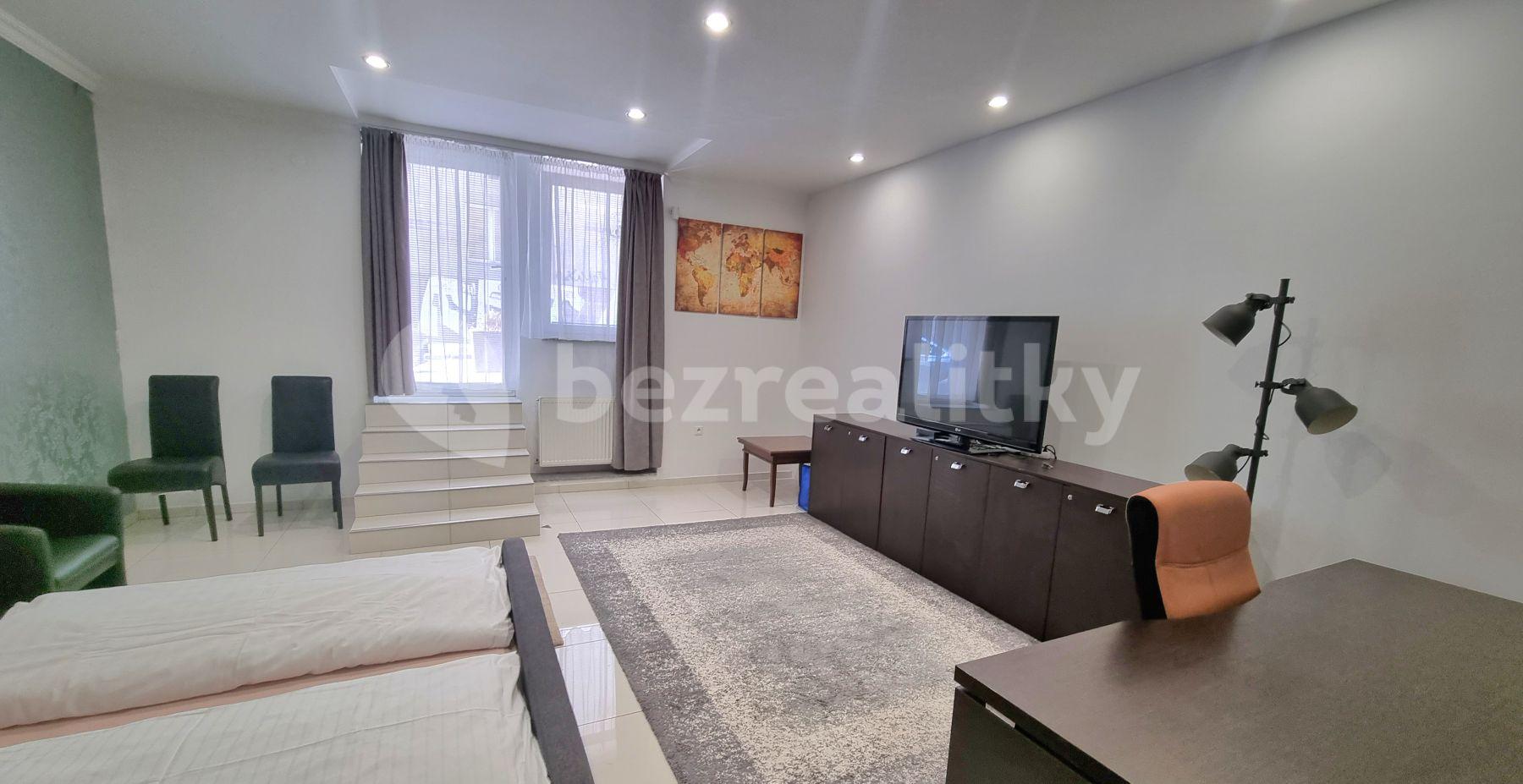 Pronájem bytu 3+1 95 m², Kozia, Bratislava - mestská časť Staré Mesto, Bratislavský kraj