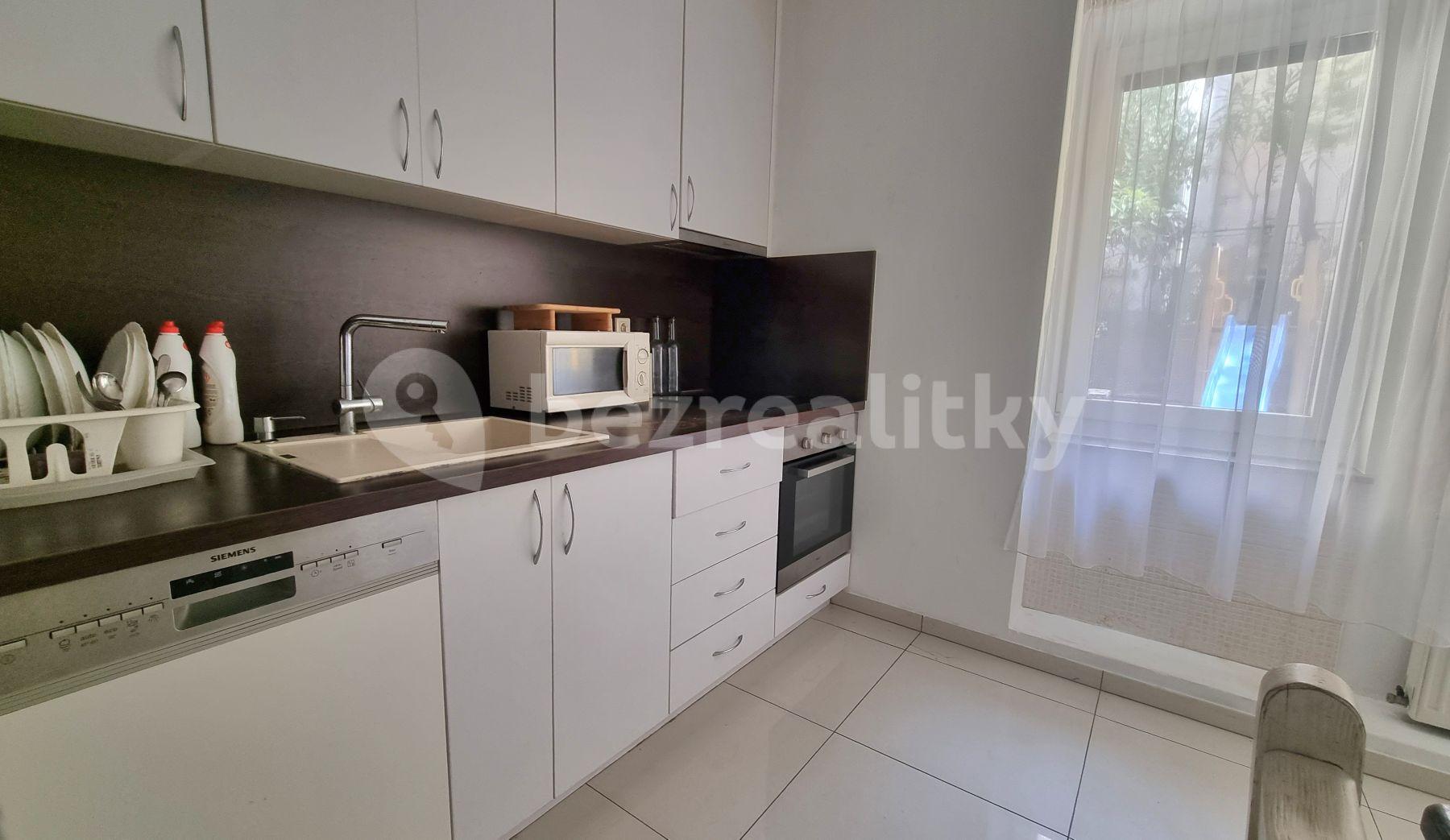 Pronájem bytu 3+1 95 m², Kozia, Bratislava - mestská časť Staré Mesto, Bratislavský kraj