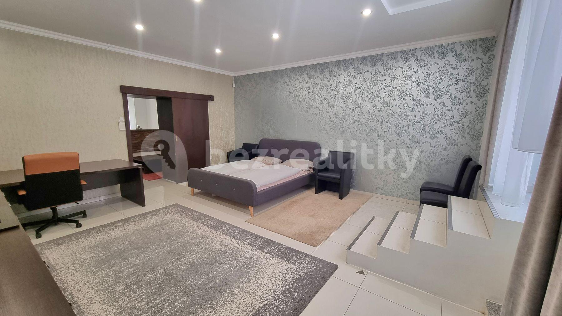 Pronájem bytu 3+1 95 m², Kozia, Bratislava - mestská časť Staré Mesto, Bratislavský kraj