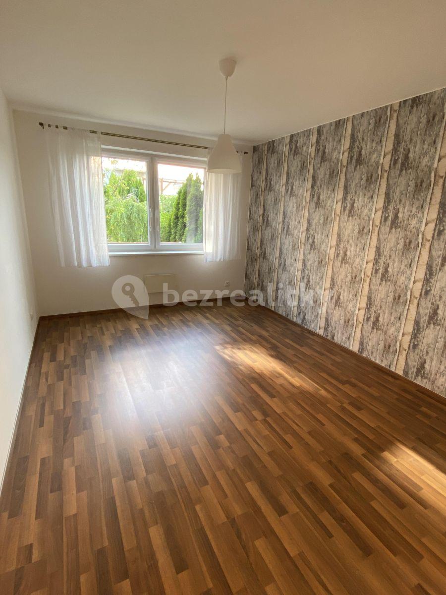 Pronájem bytu 2+kk 52 m², Ecksteinova, Chýně, Středočeský kraj