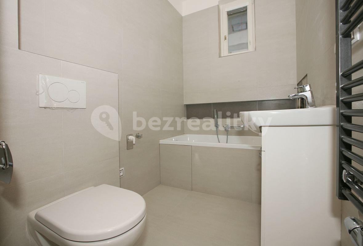 Pronájem bytu 1+kk 22 m², Thámova, Praha, Praha