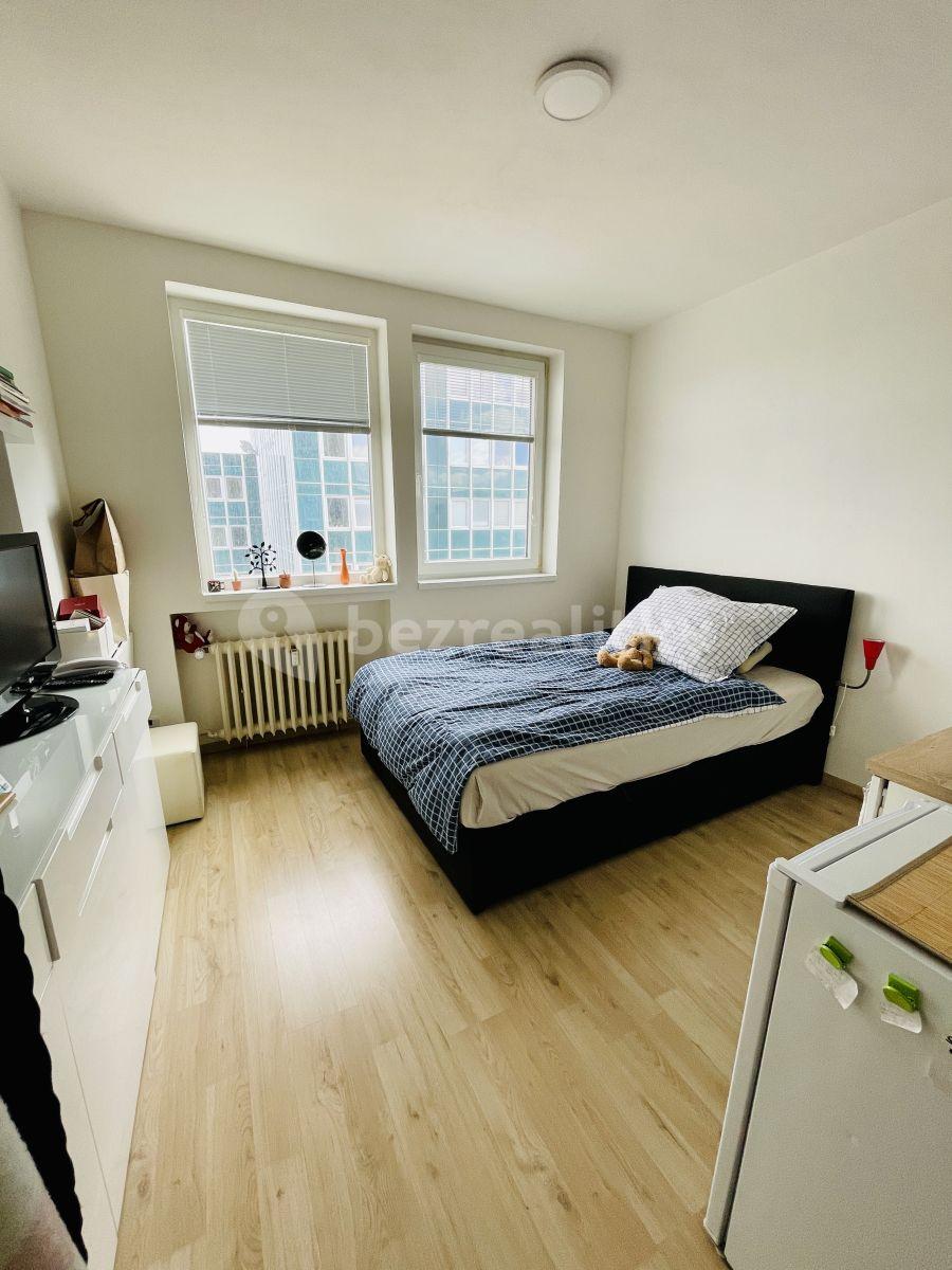 Pronájem bytu Garsoniéra 20 m², Peroutkova, Praha, Praha