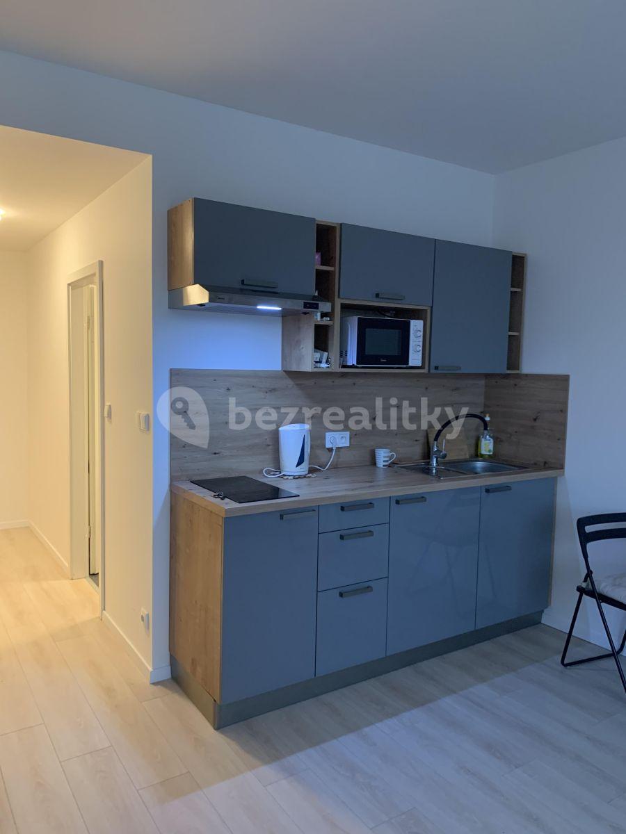 Pronájem bytu 1+kk 30 m², Poděbradská, Praha, Praha