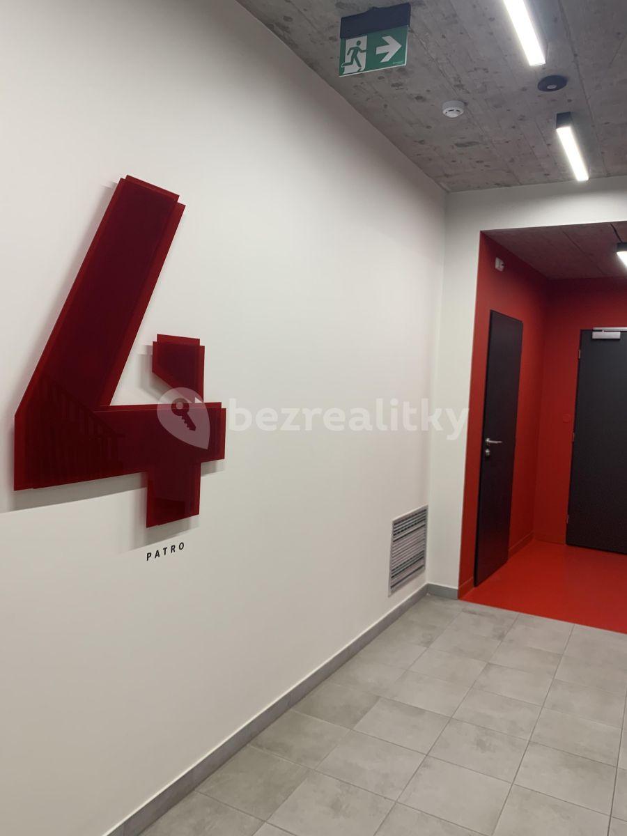 Pronájem bytu 1+kk 30 m², Poděbradská, Praha, Praha