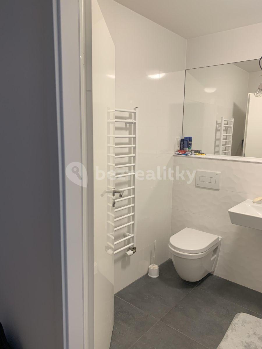 Pronájem bytu 1+kk 30 m², Poděbradská, Praha, Praha