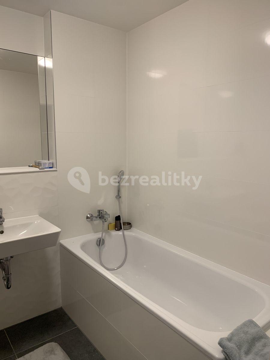 Pronájem bytu 1+kk 30 m², Poděbradská, Praha, Praha