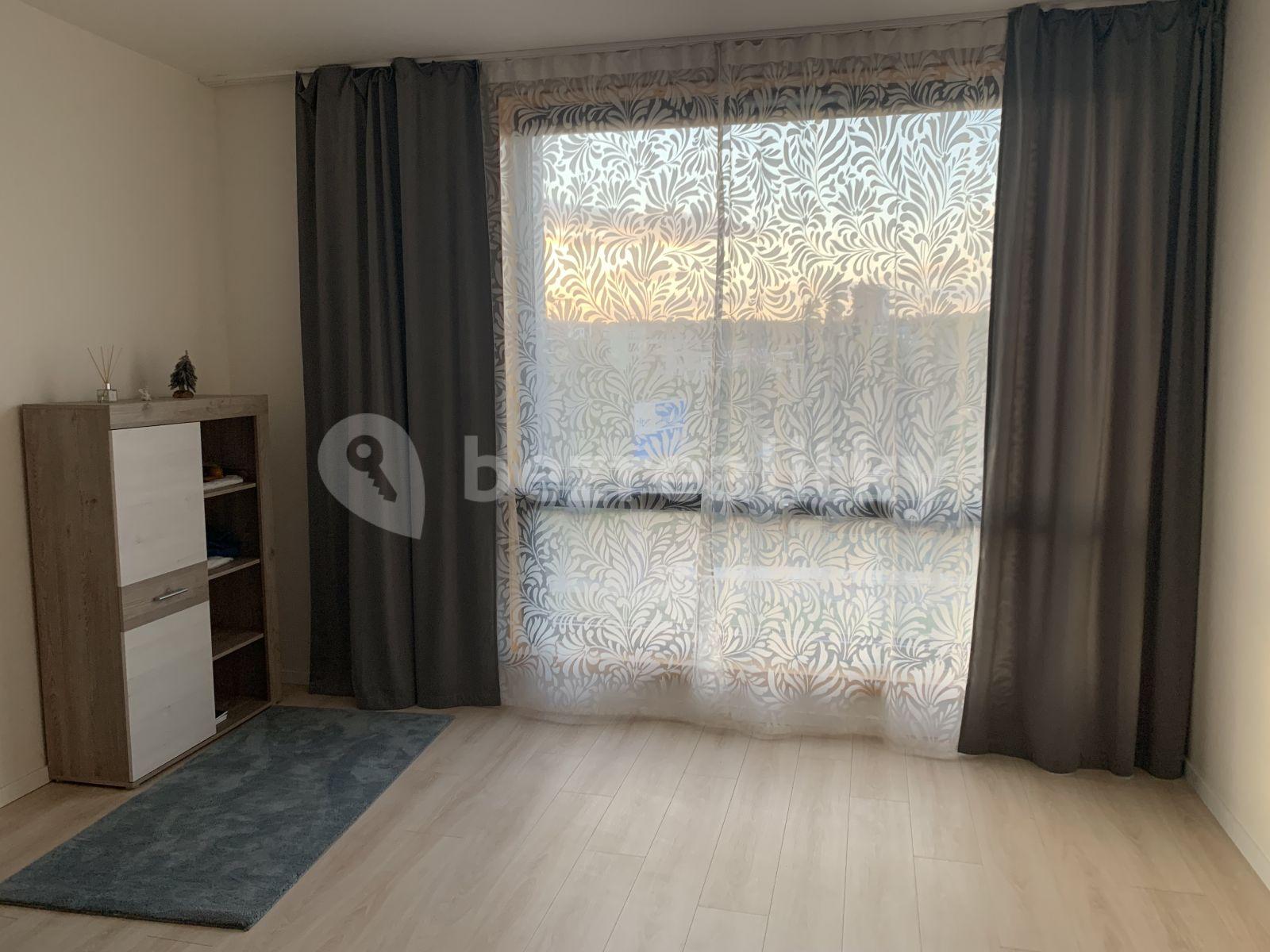 Pronájem bytu 1+kk 30 m², Poděbradská, Praha, Praha