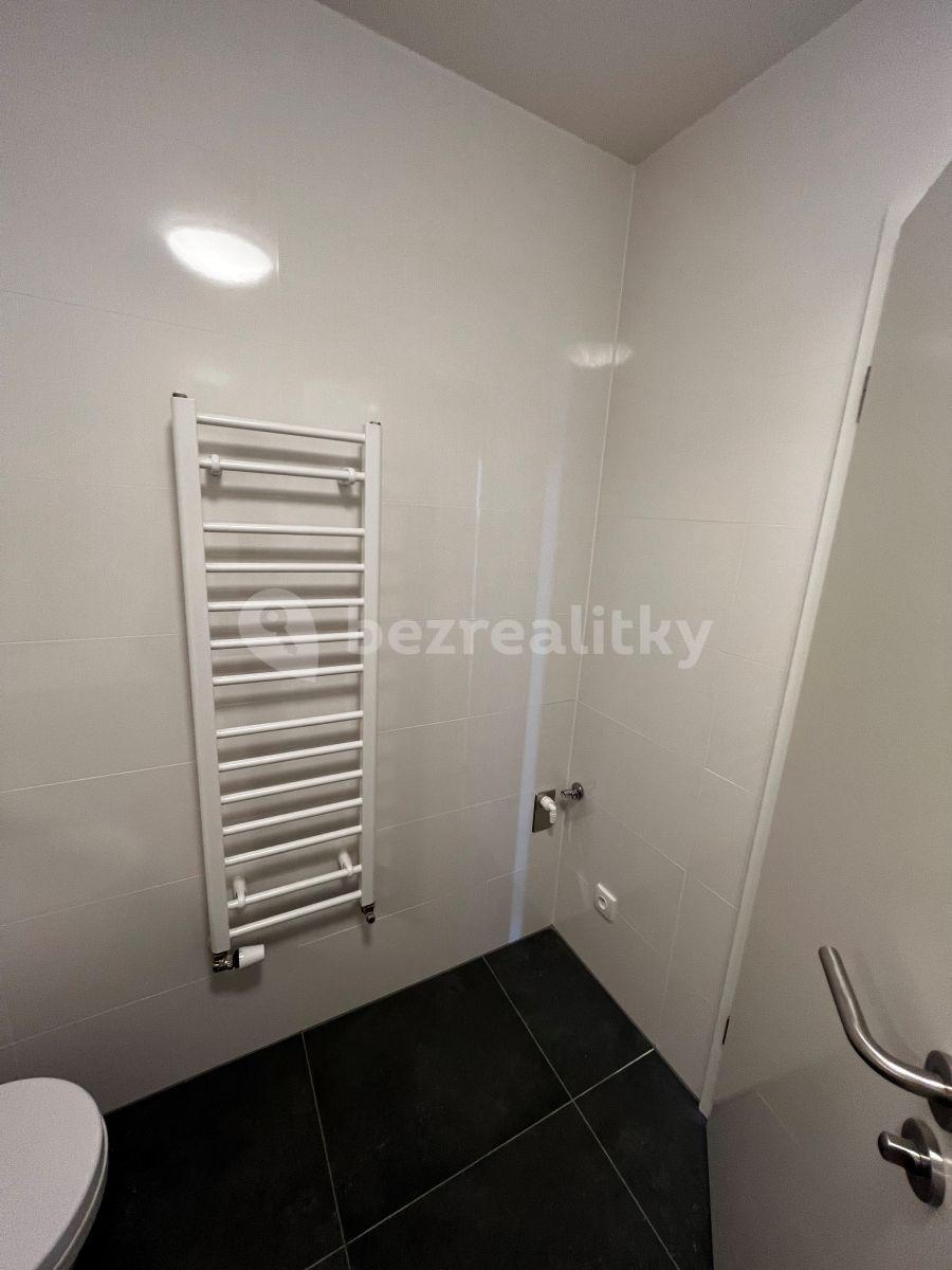 Pronájem bytu 1+kk 31 m², Poděbradská, Praha, Praha