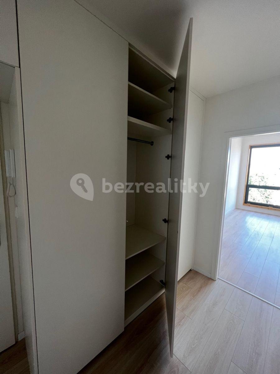 Pronájem bytu 1+kk 31 m², Poděbradská, Praha, Praha