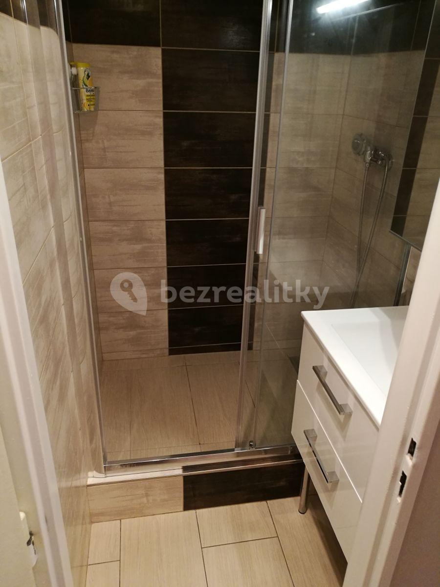 Pronájem bytu 1+kk 35 m², Vysočanská, Praha, Praha