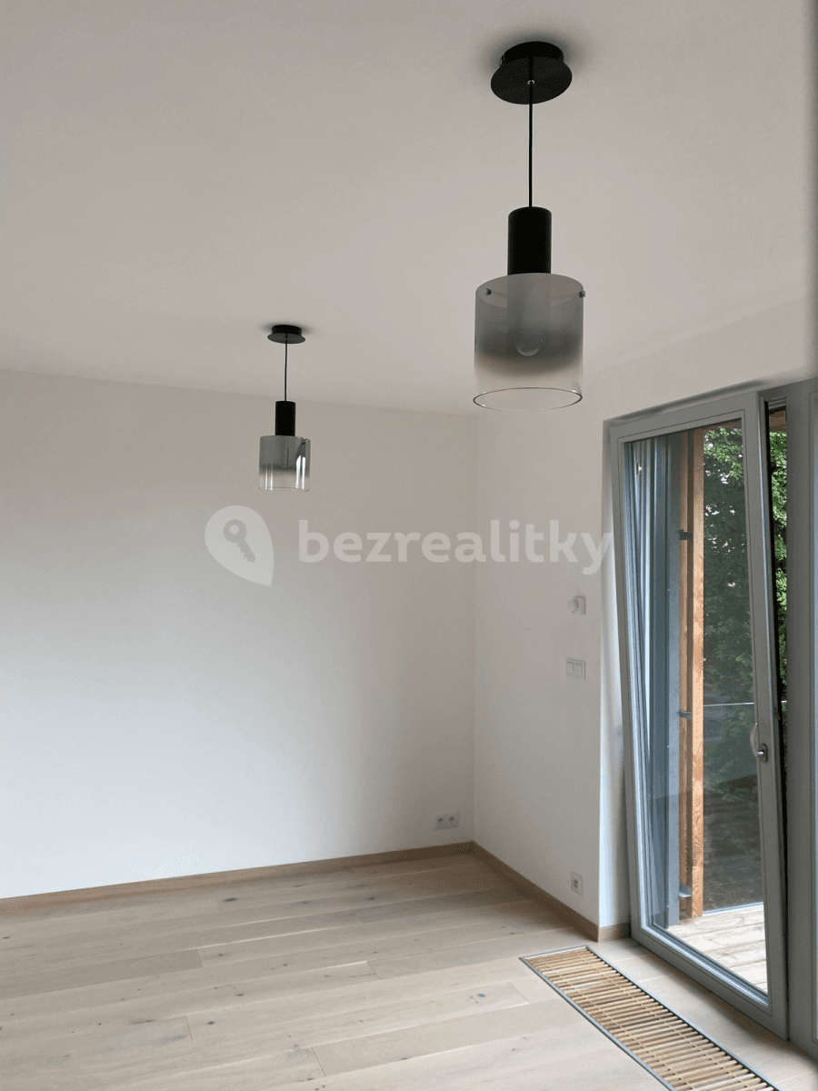 Pronájem bytu 2+kk 45 m², Ringhofferova, Kamenice, Středočeský kraj