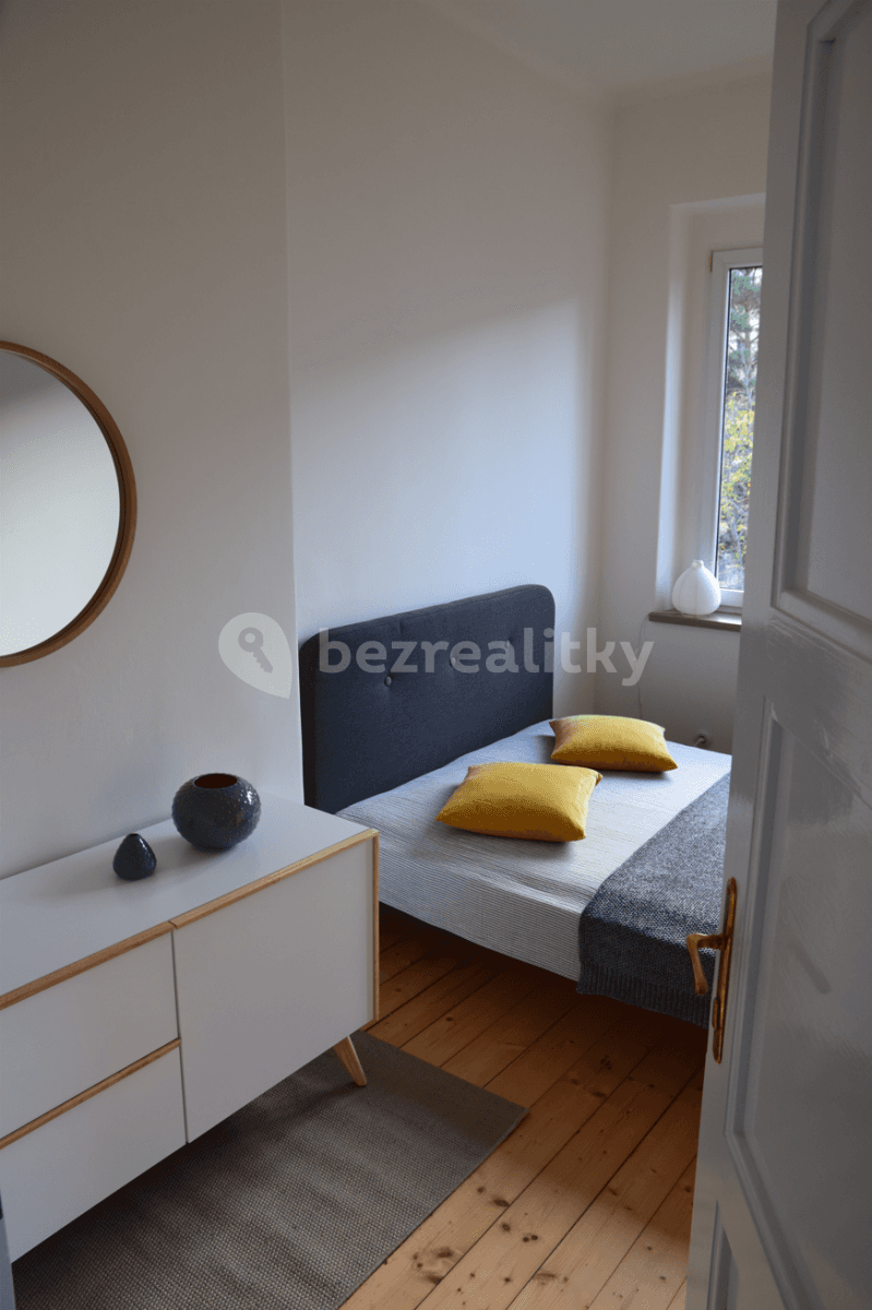 Pronájem bytu 2+kk 43 m², M. J. Lermontova, Praha, Praha