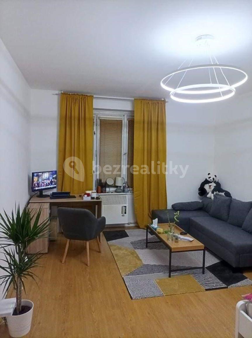 Pronájem bytu 1+kk 31 m², K Louži, Praha, Praha