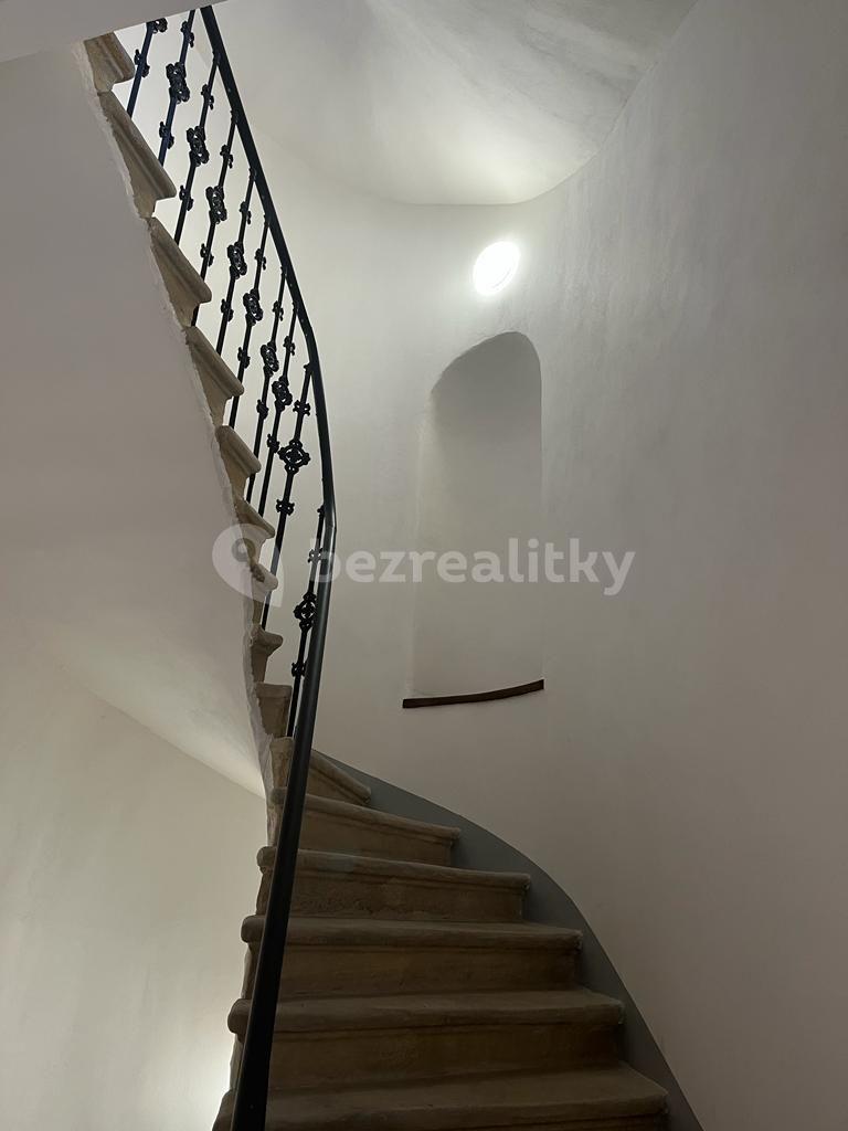 Pronájem bytu 1+1 31 m², Milíčova, Praha, Praha