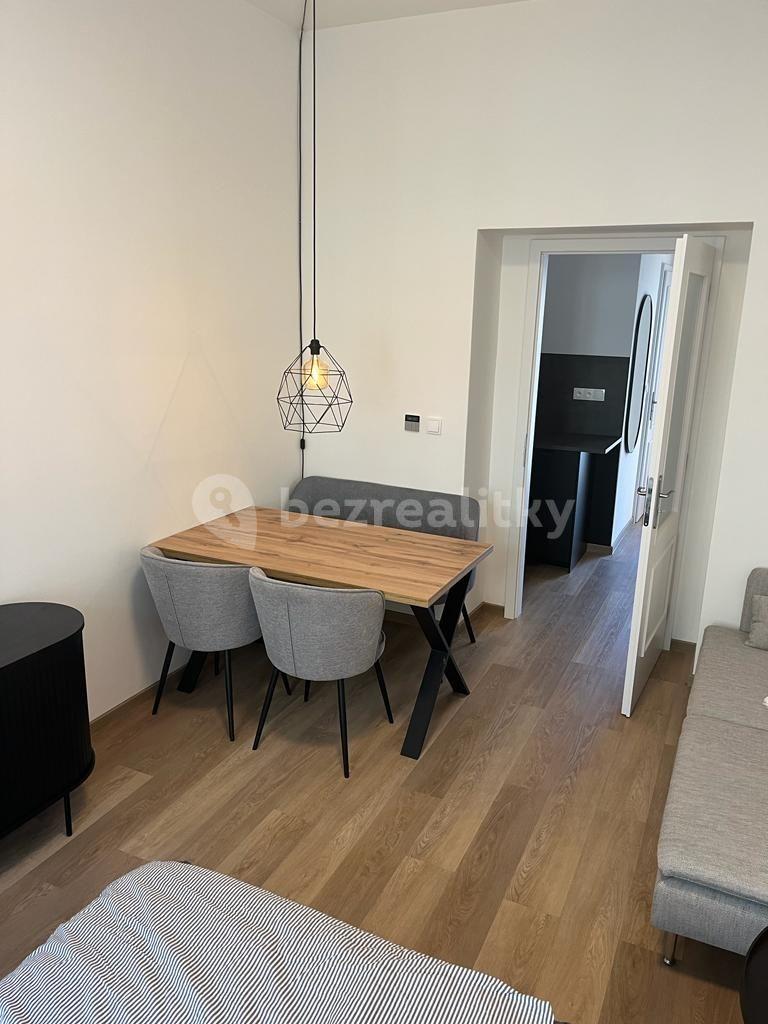 Pronájem bytu 1+1 31 m², Milíčova, Praha, Praha